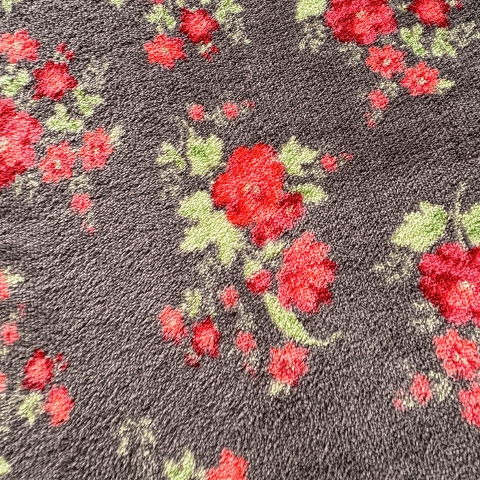 91家纺网 家纺一手货源 找家纺 浩浩家纺 2025新款舒适花边牛奶绒床盖四件套 红花