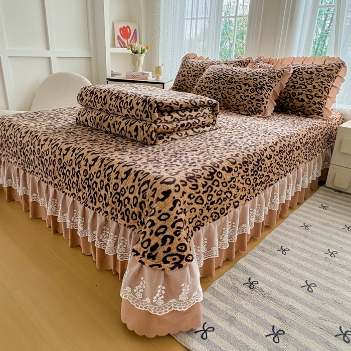 91家纺网 家纺一手货源 找家纺 浩浩家纺 2025新款舒适花边牛奶绒床盖四件套 豹纹