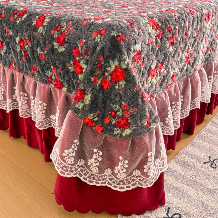 91家纺网 家纺一手货源 找家纺 浩浩家纺 2025新款舒适花边牛奶绒床盖四件套 红花