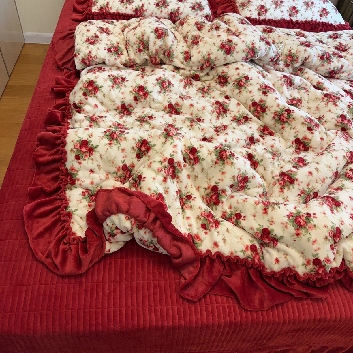 91家纺网 家纺一手货源 找家纺 （总）赫梵茜 2025新款韩式花边定制款床盖四件套定制款