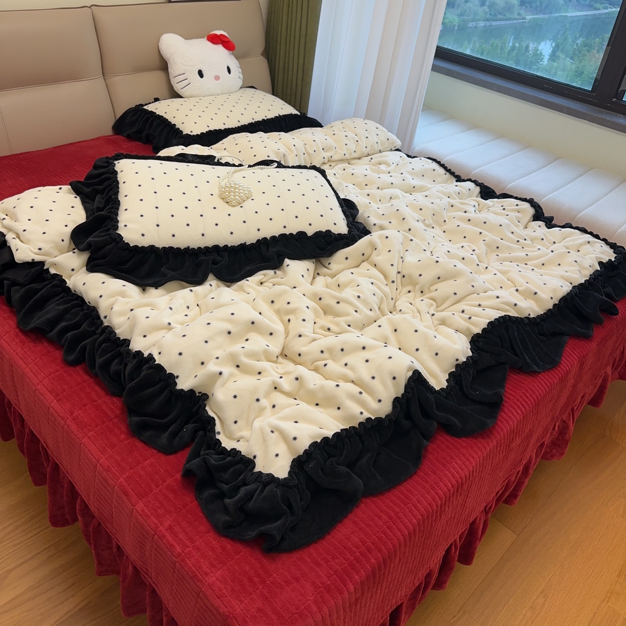 赫梵茜 2025新款韩式花边定制款床盖四件套定制款 定制款一点点黑配红