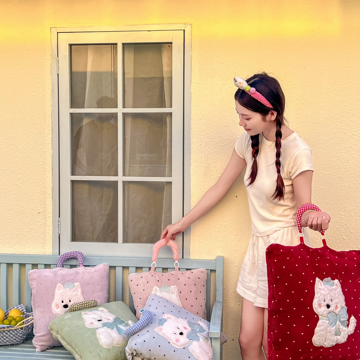 91家纺网 家纺一手货源 找家纺 （总）番茄+ 2025新款牛奶绒贴布绣西高地抱枕被