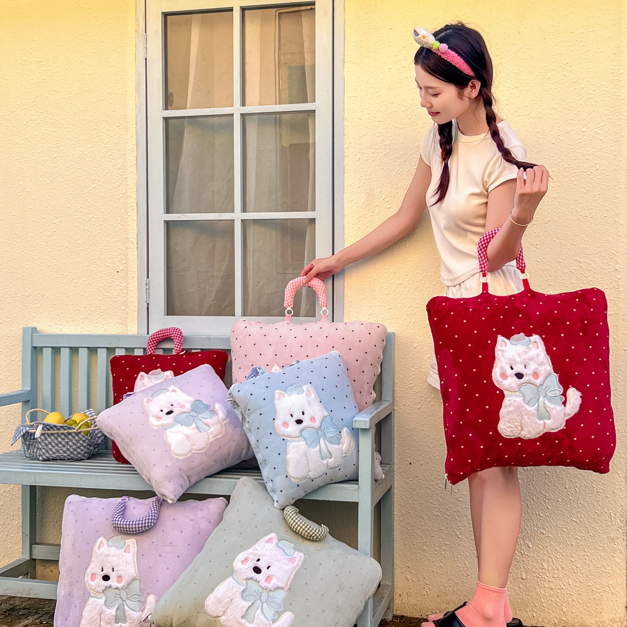 91家纺网 家纺一手货源 找家纺 番茄+ 2025新款牛奶绒贴布绣西高地抱枕被 组合图仅供展示不可下单