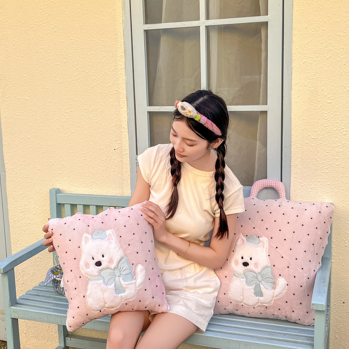 91家纺网 家纺一手货源 找家纺 番茄+ 2025新款牛奶绒贴布绣西高地抱枕被 组合图仅供展示不可下单