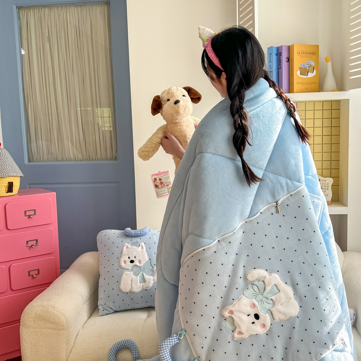 91家纺网 家纺一手货源 找家纺 番茄+ 2025新款牛奶绒贴布绣西高地抱枕被 波点-蓝