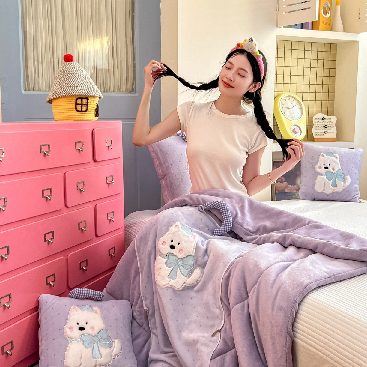 91家纺网 家纺一手货源 找家纺 番茄+ 2025新款牛奶绒贴布绣西高地抱枕被 波点-紫