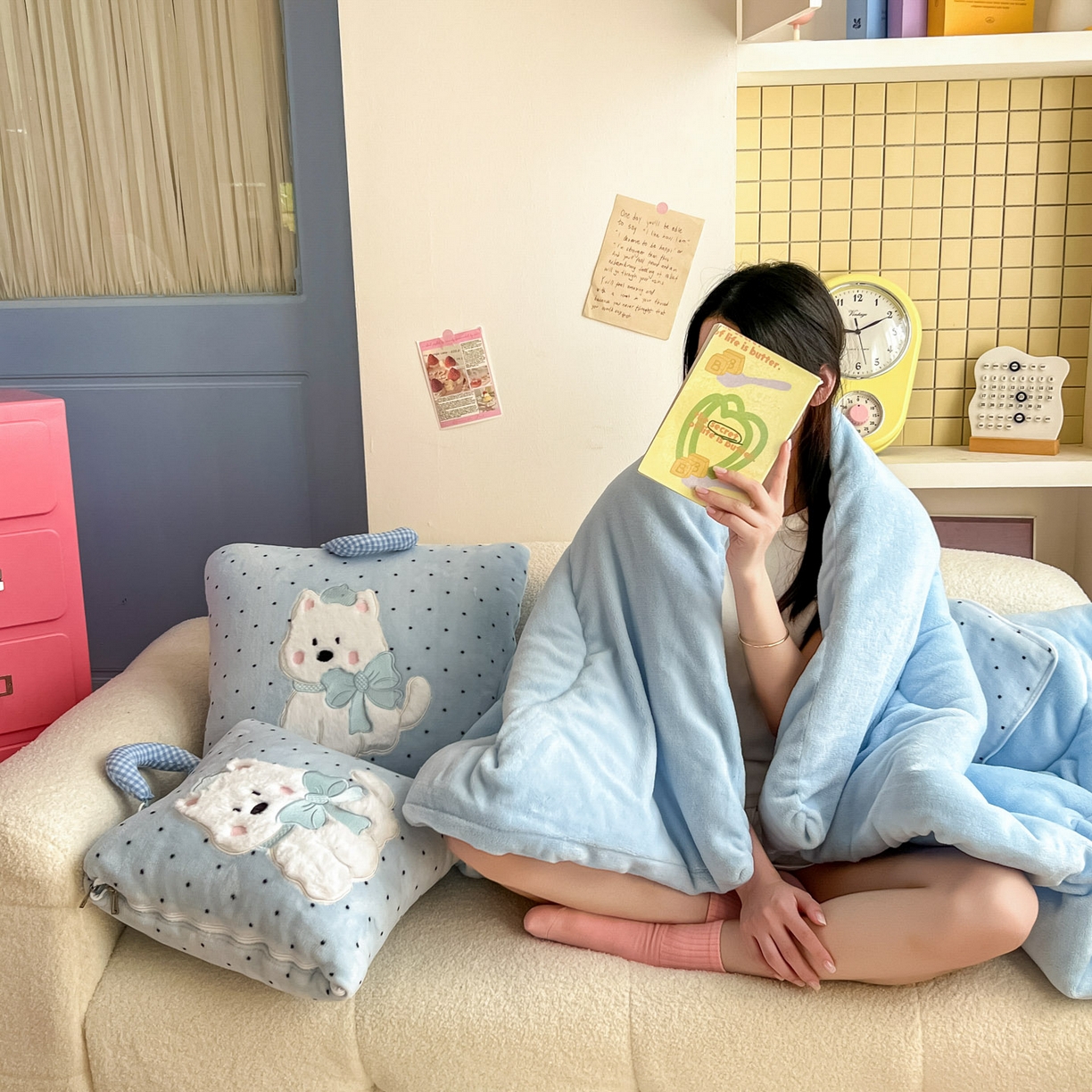 91家纺网 家纺一手货源 找家纺 番茄+ 2025新款牛奶绒贴布绣西高地抱枕被 波点-蓝