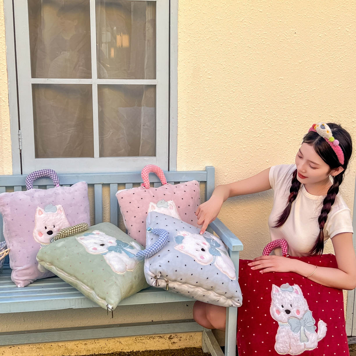 91家纺网 家纺一手货源 找家纺 番茄+ 2025新款牛奶绒贴布绣西高地抱枕被 组合图仅供展示不可下单