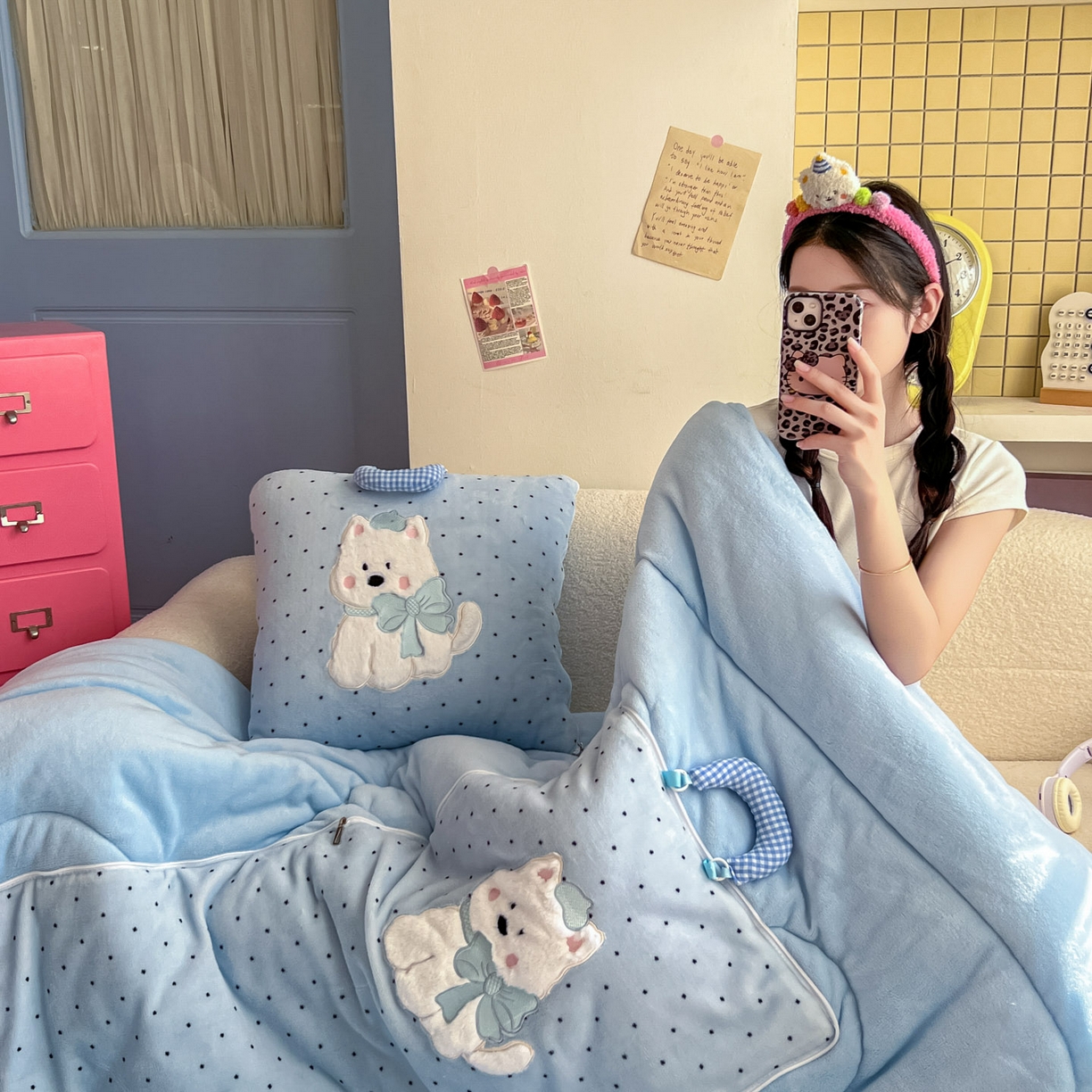 91家纺网 家纺一手货源 找家纺 番茄+ 2025新款牛奶绒贴布绣西高地抱枕被 波点-蓝