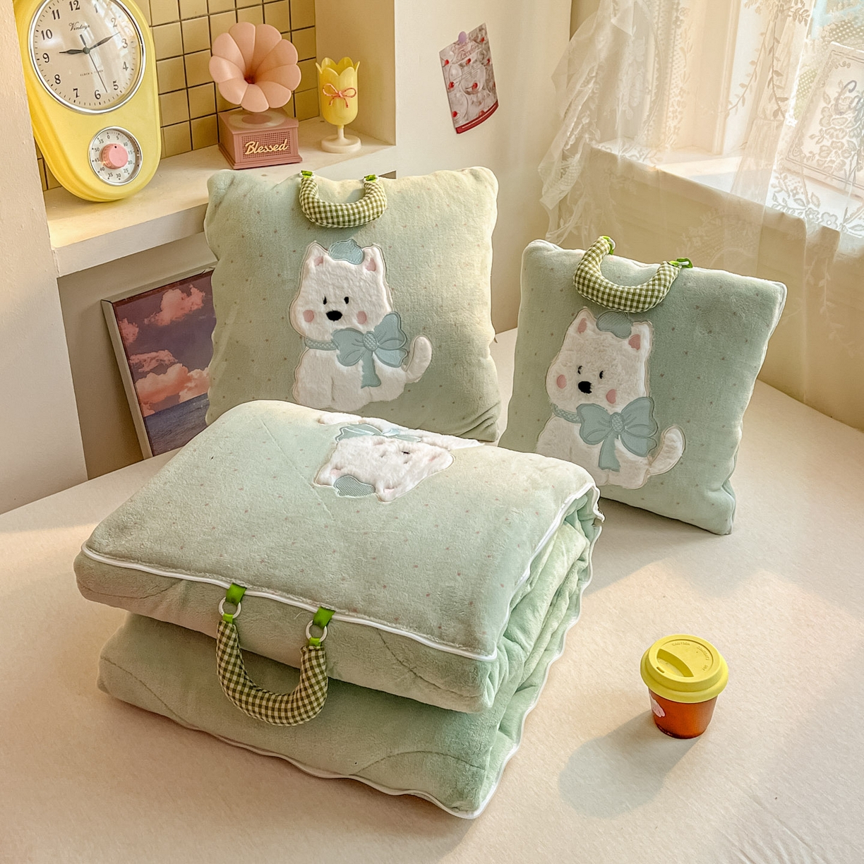 91家纺网 家纺一手货源 找家纺 番茄+ 2025新款牛奶绒贴布绣西高地抱枕被 波点-绿