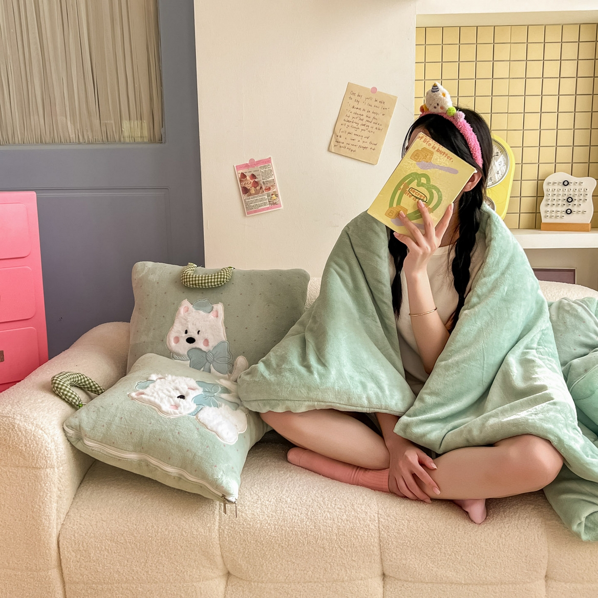 91家纺网 家纺一手货源 找家纺 番茄+ 2025新款牛奶绒贴布绣西高地抱枕被 波点-绿