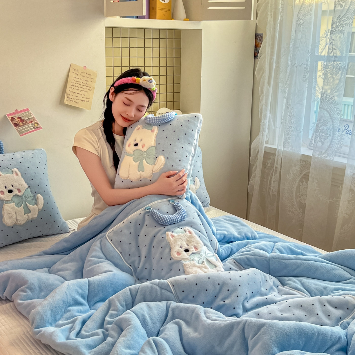 91家纺网 家纺一手货源 找家纺 番茄+ 2025新款牛奶绒贴布绣西高地抱枕被 波点-蓝