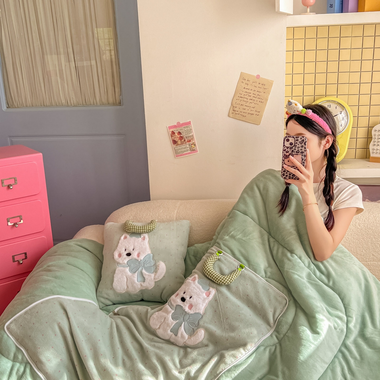 91家纺网 家纺一手货源 找家纺 番茄+ 2025新款牛奶绒贴布绣西高地抱枕被 波点-绿