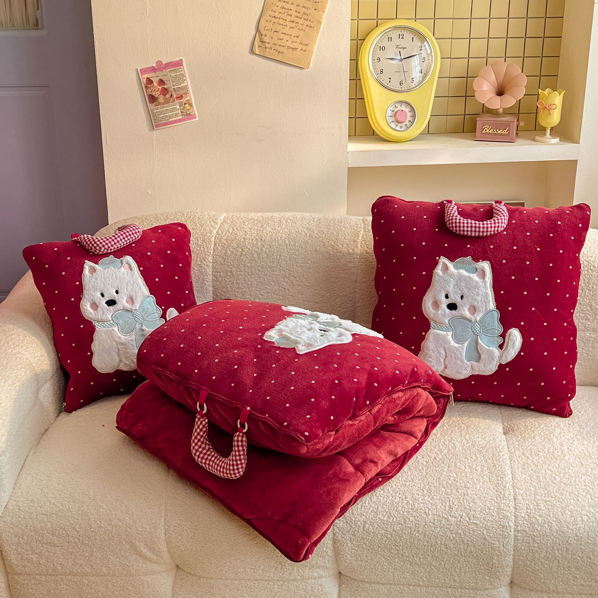 91家纺网 家纺一手货源 找家纺 番茄+ 2025新款牛奶绒贴布绣西高地抱枕被 波点-酒红