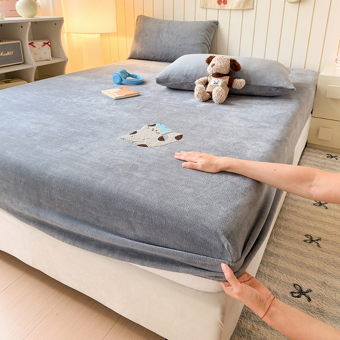 91家纺网 家纺一手货源 找家纺 （总）云尚床笠 2025新款亲肤舒适毛巾绣牛奶绒加厚单床笠单品床笠单件床笠-卡通猫