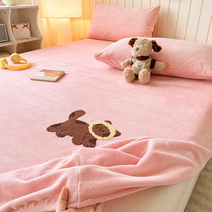 91家纺网 家纺一手货源 找家纺 云尚床笠 2026新款亲肤舒适毛巾绣牛奶绒加厚单床笠单品床笠单件床笠-卡通猫 卡通猫-云柔粉