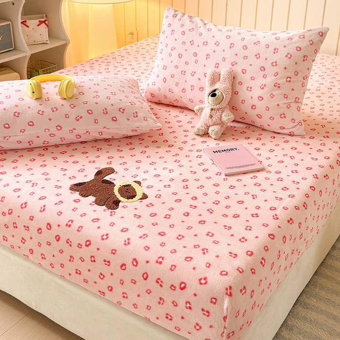 91家纺网 家纺一手货源 找家纺 云尚床笠 2026新款亲肤舒适毛巾绣牛奶绒加厚单床笠单品床笠单件床笠-卡通猫 卡通猫-小豹纹粉