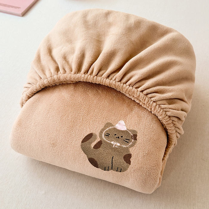 91家纺网 家纺一手货源 找家纺 云尚床笠 2026新款亲肤舒适毛巾绣牛奶绒加厚单床笠单品床笠单件床笠-卡通猫 卡通猫-暖阳杏