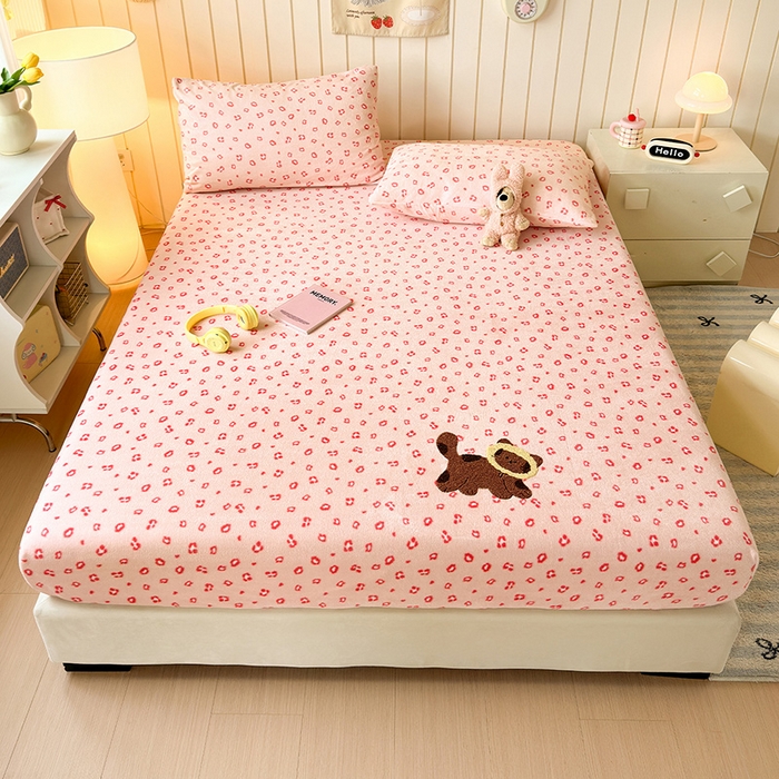 91家纺网 家纺一手货源 找家纺 云尚床笠 2026新款亲肤舒适毛巾绣牛奶绒加厚单床笠单品床笠单件床笠-卡通猫 卡通猫-小豹纹粉