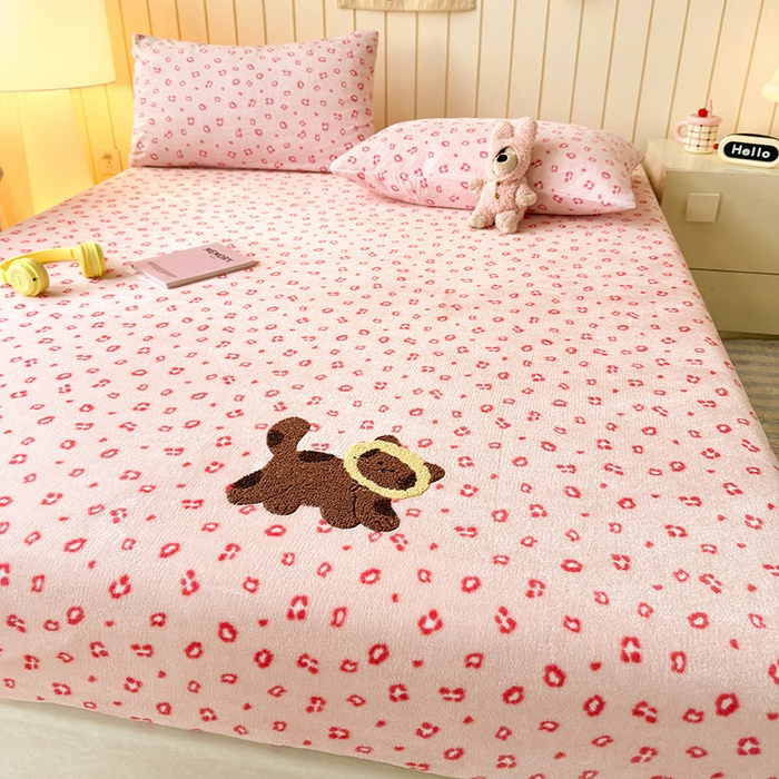 91家纺网 家纺一手货源 找家纺 云尚床笠 2026新款亲肤舒适毛巾绣牛奶绒加厚单床笠单品床笠单件床笠-卡通猫 卡通猫-小豹纹粉