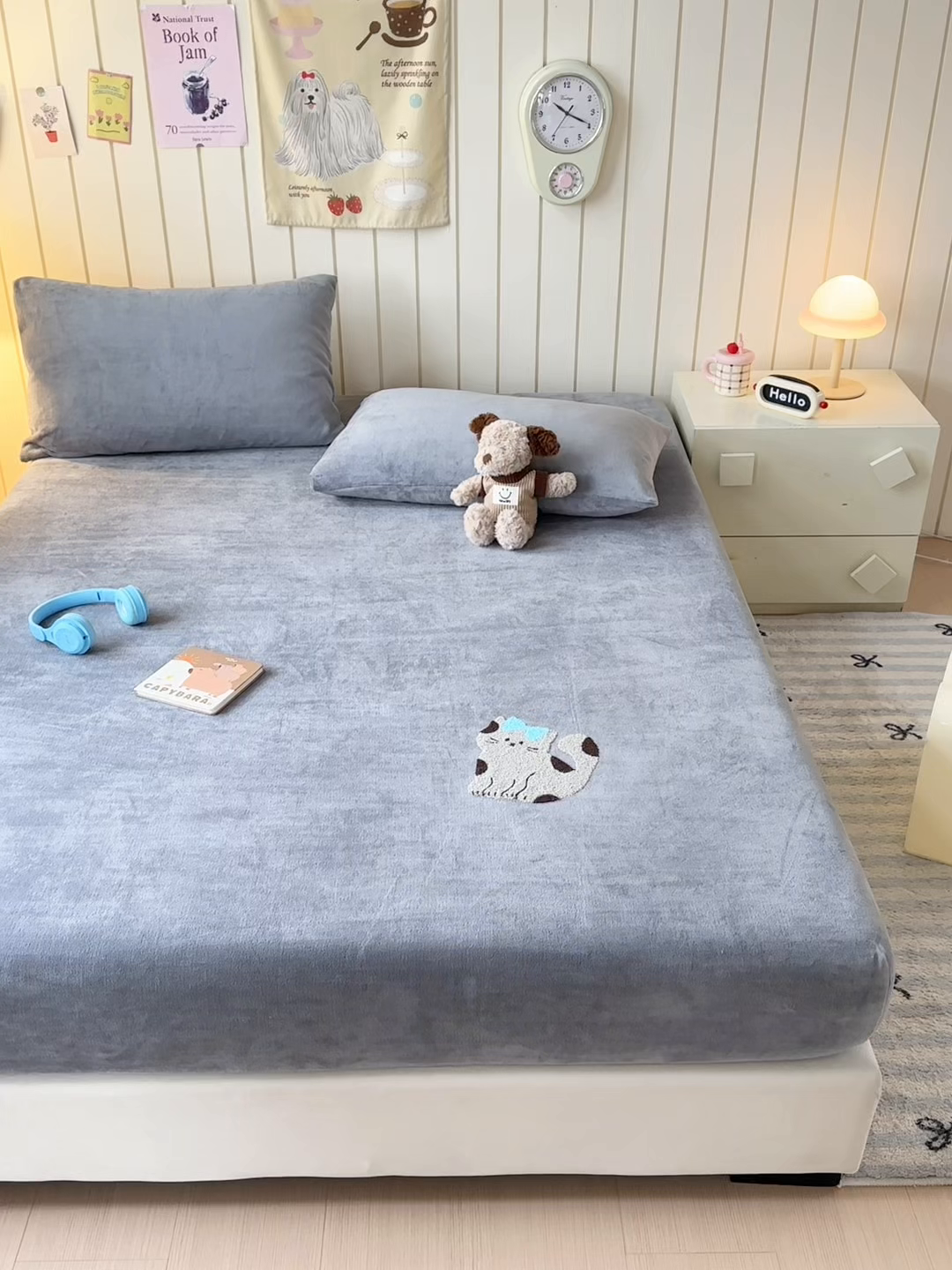 91家纺网 家纺一手货源 找家纺 云尚床笠 2026新款亲肤舒适毛巾绣牛奶绒加厚单床笠单品床笠单件床笠-卡通猫 卡通猫-高级灰