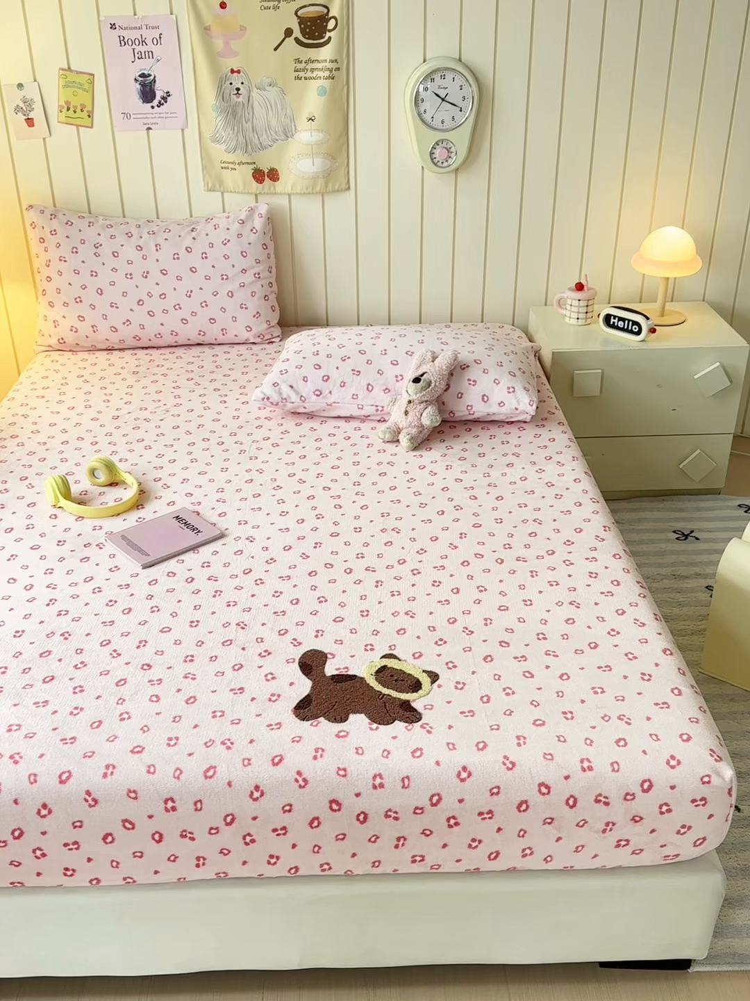 91家纺网 家纺一手货源 找家纺 云尚床笠 2026新款亲肤舒适毛巾绣牛奶绒加厚单床笠单品床笠单件床笠-卡通猫 卡通猫-小豹纹粉