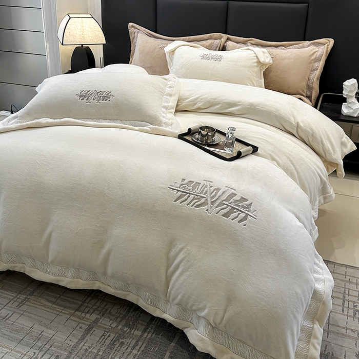 91家纺网 家纺一手货源 找家纺 （总）眠博士 2025新款A类230g全消光牛奶绒绣花四件套-威登