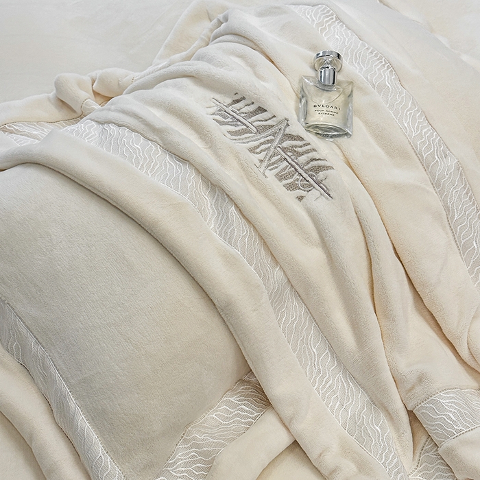 91家纺网 家纺一手货源 找家纺 （总）眠博士 2025新款A类230g全消光牛奶绒绣花四件套-威登