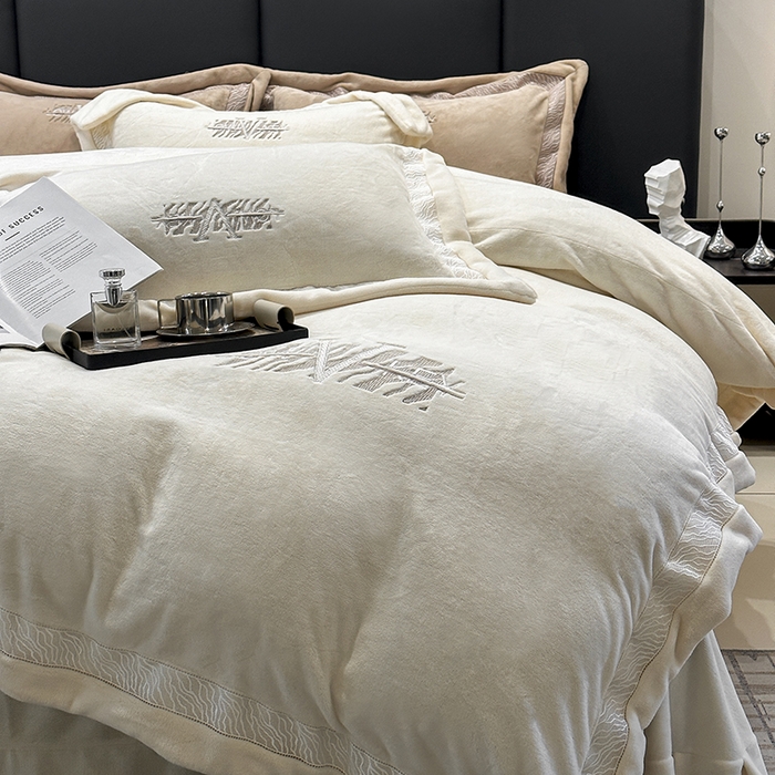 91家纺网 家纺一手货源 找家纺 （总）眠博士 2025新款A类230g全消光牛奶绒绣花四件套-威登