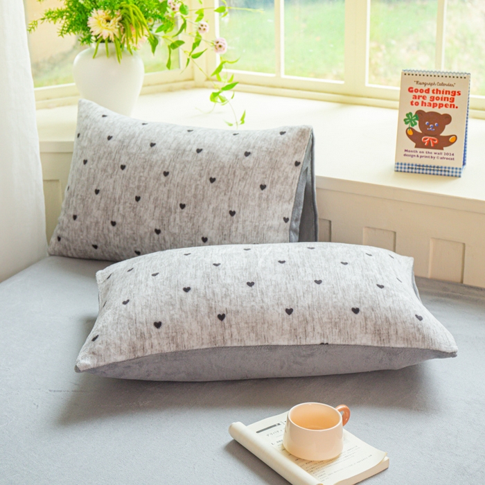 91家纺网 家纺一手货源 找家纺 斯卡诺家纺 2025新款热卖小清新牛奶绒四件套双面绒被套小红书同款 灰爱心