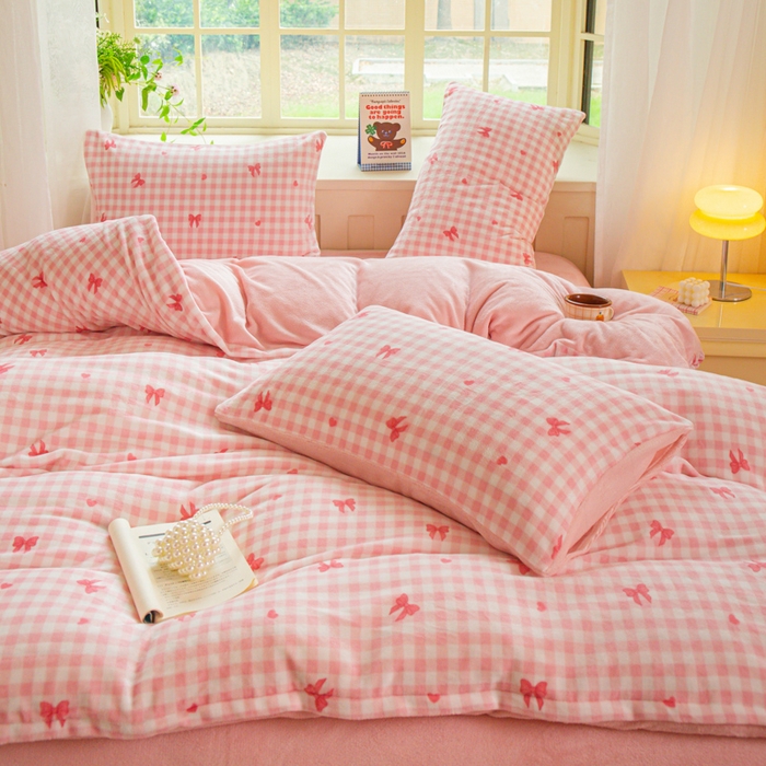 91家纺网 家纺一手货源 找家纺 斯卡诺家纺 2025新款热卖小清新牛奶绒四件套双面绒被套小红书同款 洁美-粉