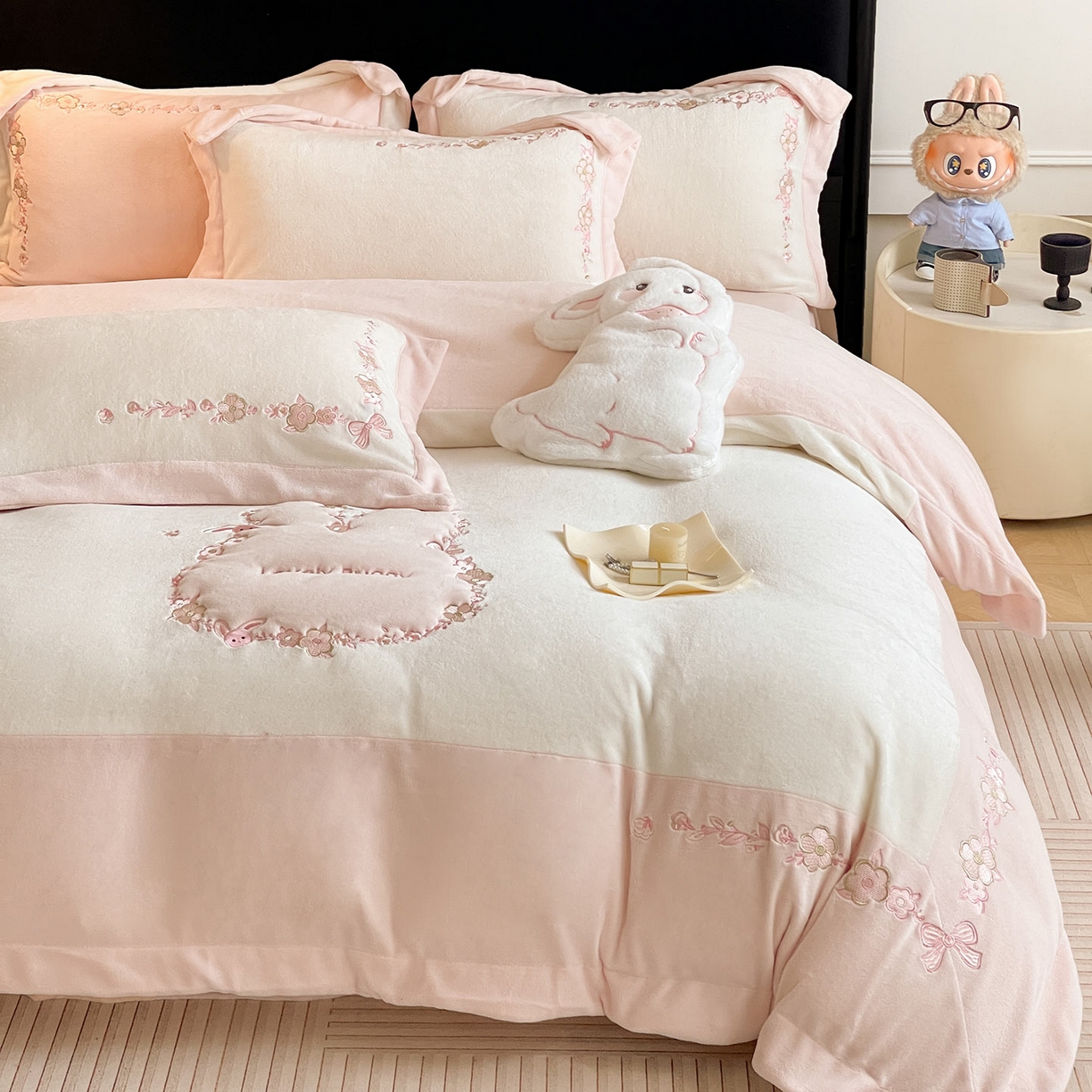 91家纺网 家纺一手货源 找家纺 （总）2025直播爆款A类加厚牛奶绒四件套保暖双面加绒珊瑚绒重工刺绣被套床单冬季床上用品