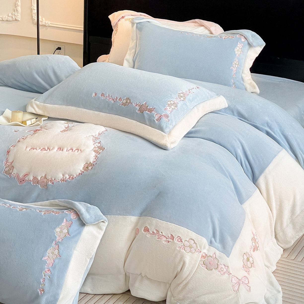 2025直播爆款A类加厚牛奶绒四件套保暖双面加绒珊瑚绒重工刺绣被套床单冬季床上用品 妮可兔-雾蓝