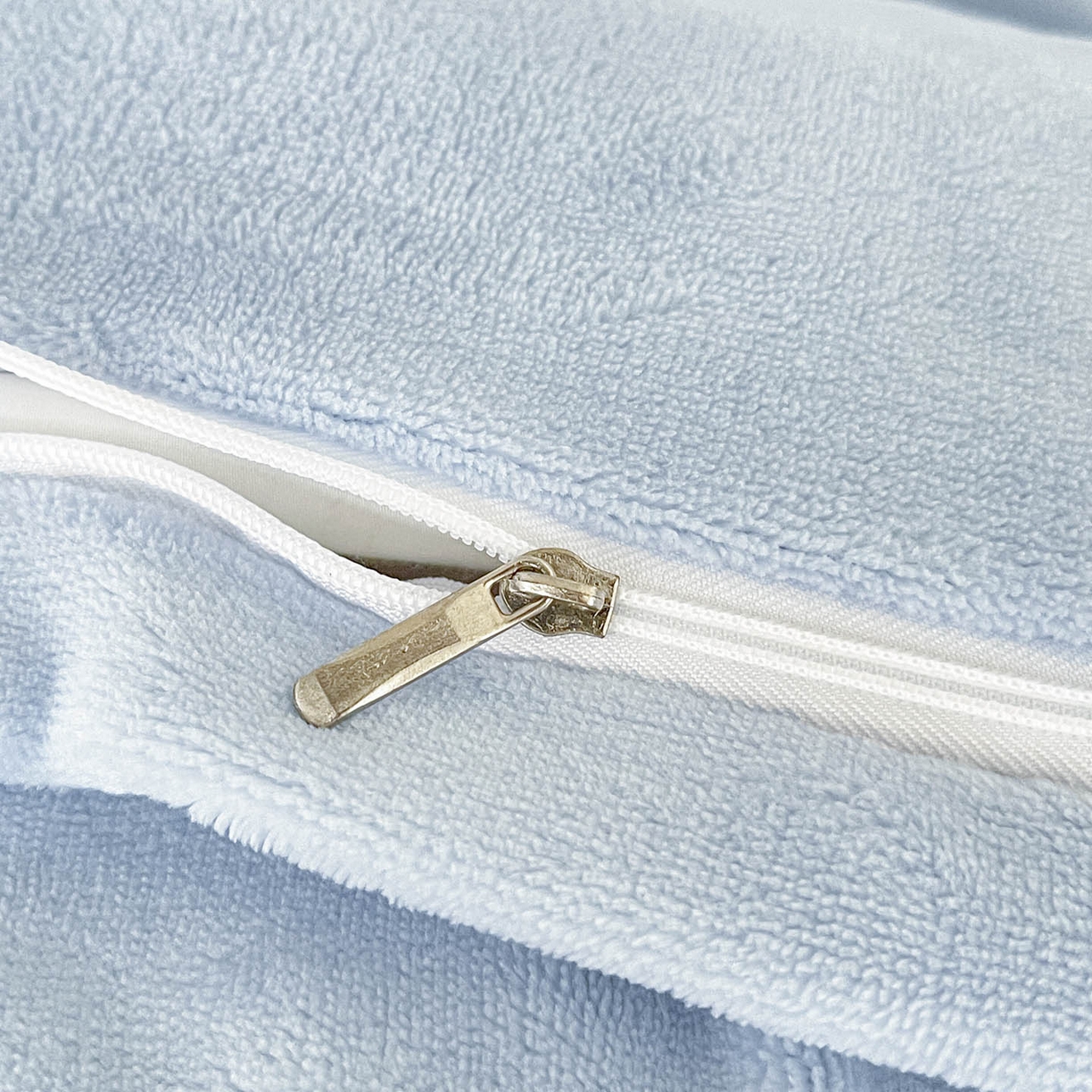 91家纺网 家纺一手货源 找家纺 2025直播爆款A类加厚牛奶绒四件套保暖双面加绒珊瑚绒重工刺绣被套床单冬季床上用品 妮可兔-雾蓝