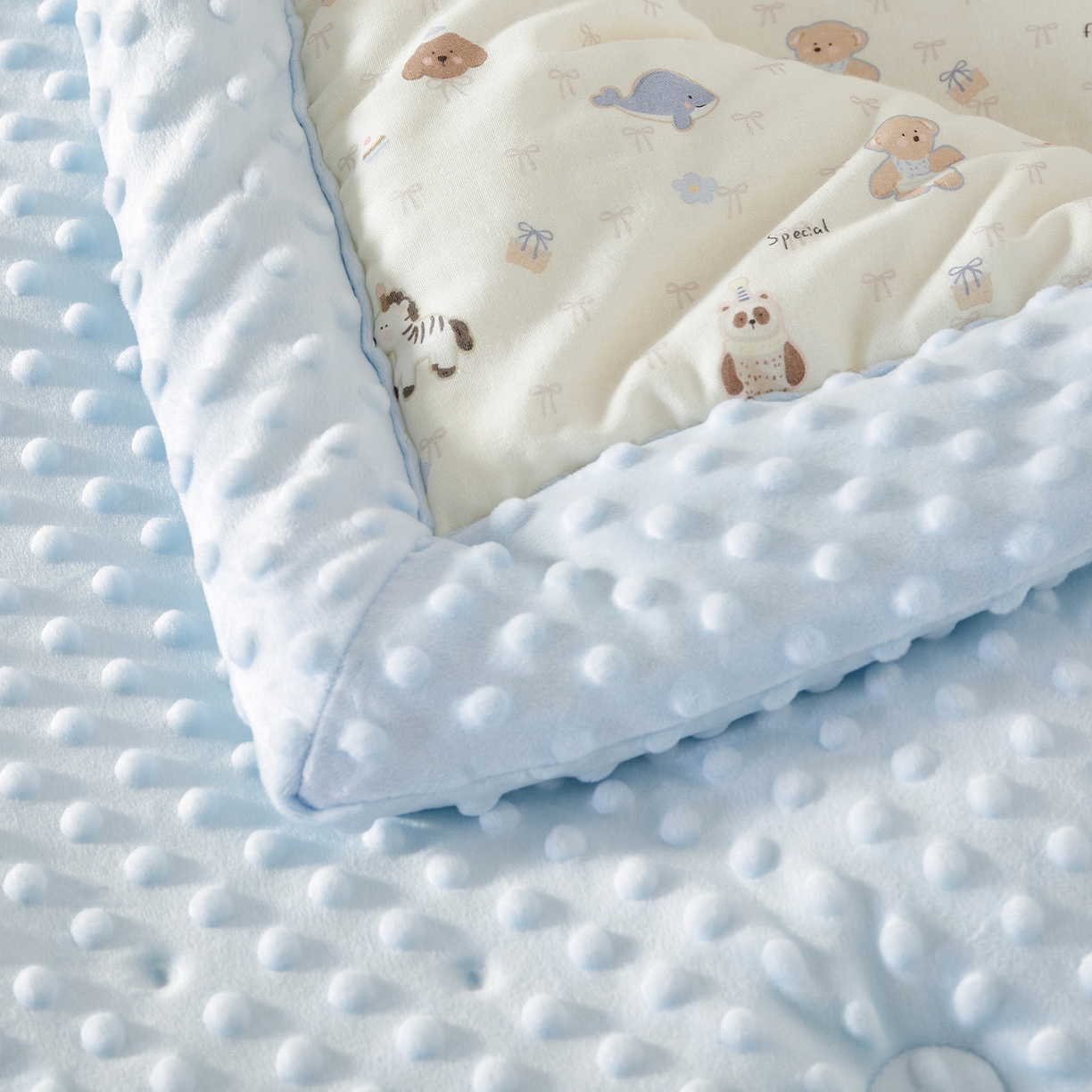 91家纺网 家纺一手货源 找家纺 （总）荷马之梦 2025新款纯棉双层纱贴布绣卡通儿童被芯春秋被冬被被子被芯-围住可爱系列