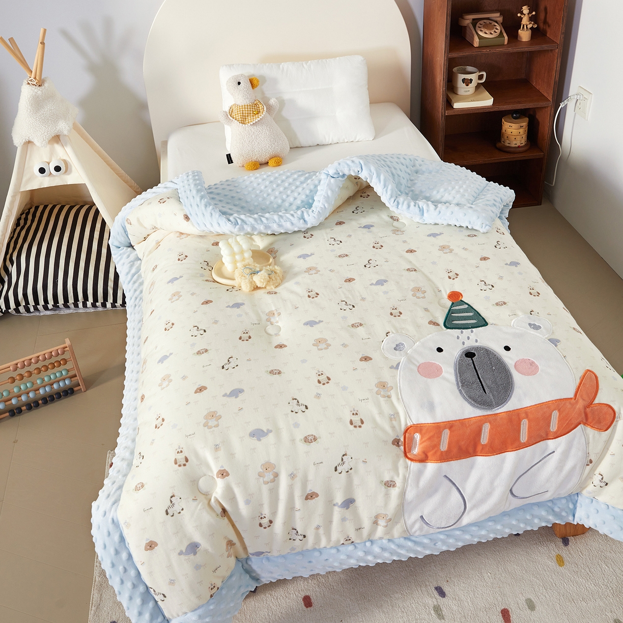 91家纺网 家纺一手货源 找家纺 （总）荷马之梦 2025新款纯棉双层纱贴布绣卡通儿童被芯春秋被冬被被子被芯-围住可爱系列