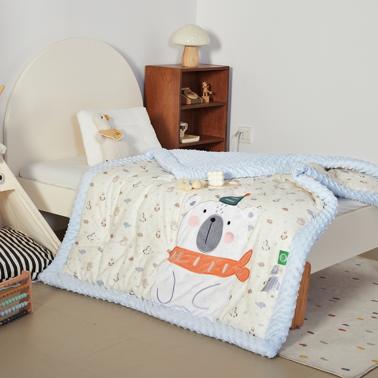 91家纺网 家纺一手货源 找家纺 （总）荷马之梦 2025新款纯棉双层纱贴布绣卡通儿童被芯春秋被冬被被子被芯-围住可爱系列