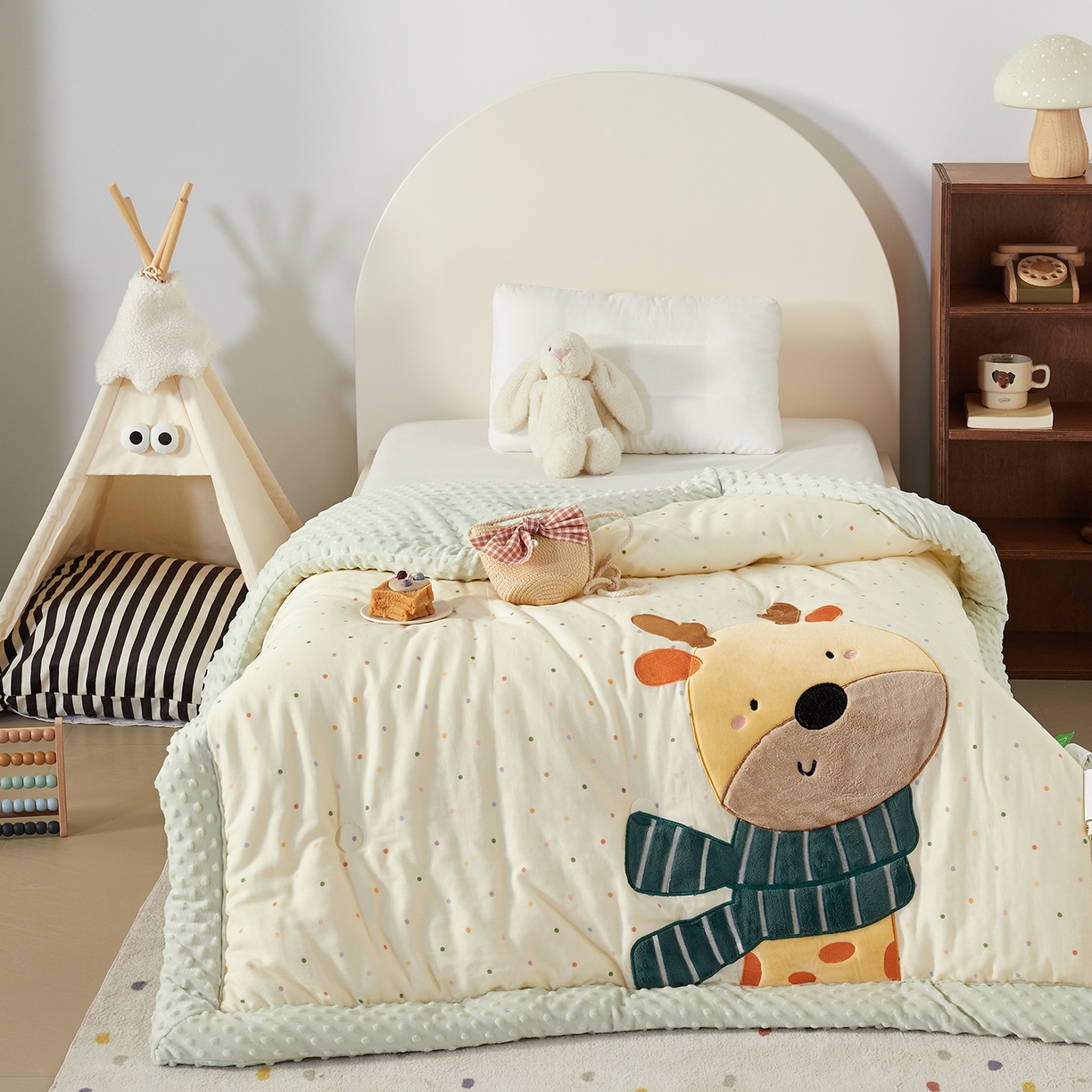 91家纺网 家纺一手货源 找家纺 荷马之梦 2025新款纯棉双层纱贴布绣卡通儿童被芯春秋被冬被被子被芯-围住可爱系列 围巾小鹿