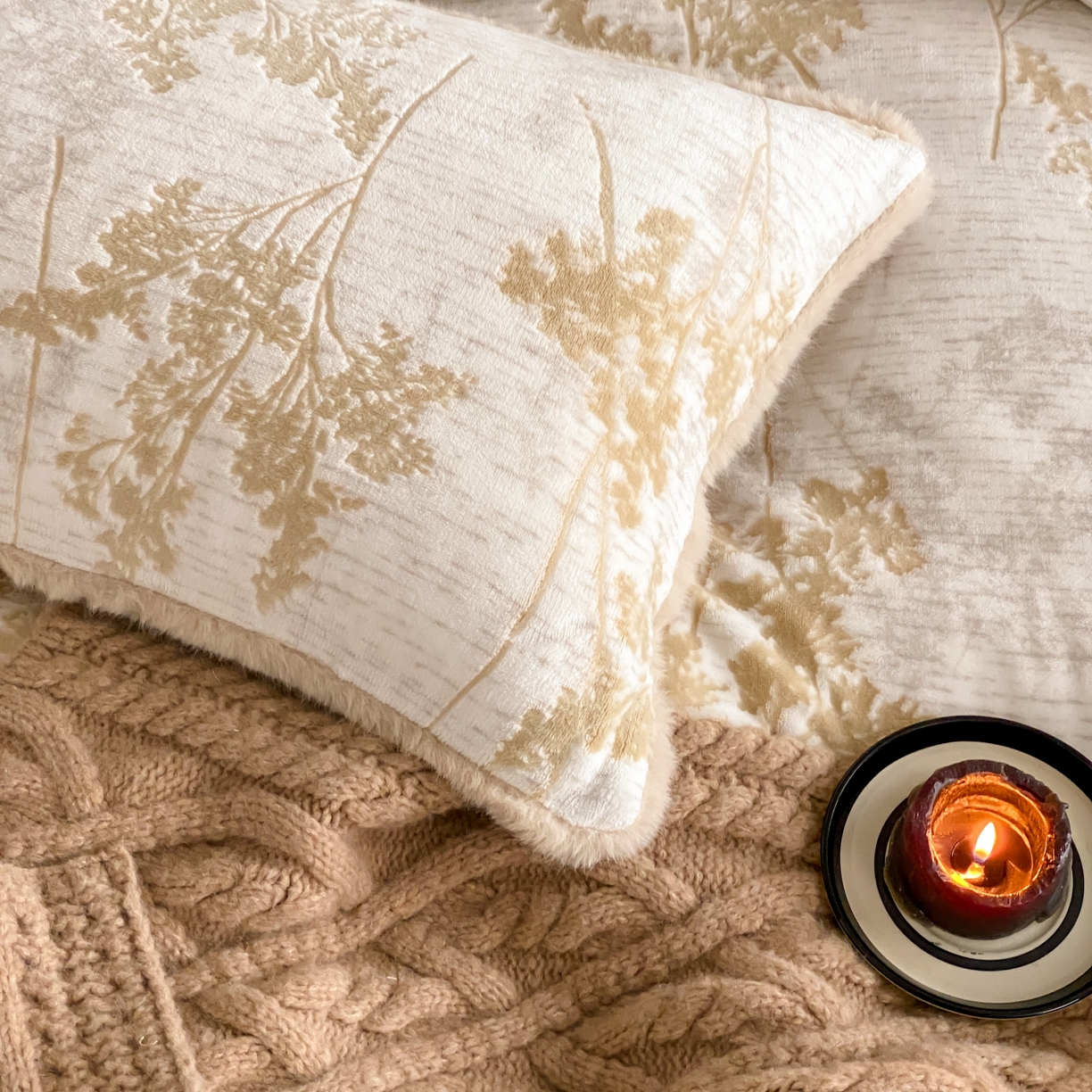 91家纺网 家纺一手货源 找家纺 玉宇阁家居 2025新款双色提花雕花牛奶绒四件套-草木的诗 草木的诗-玳瑁黄