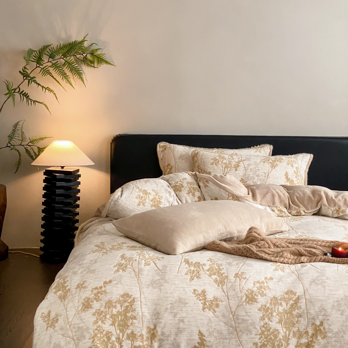 91家纺网 家纺一手货源 找家纺 （总）玉宇阁家居 2025新款双色提花雕花牛奶绒四件套-草木的诗