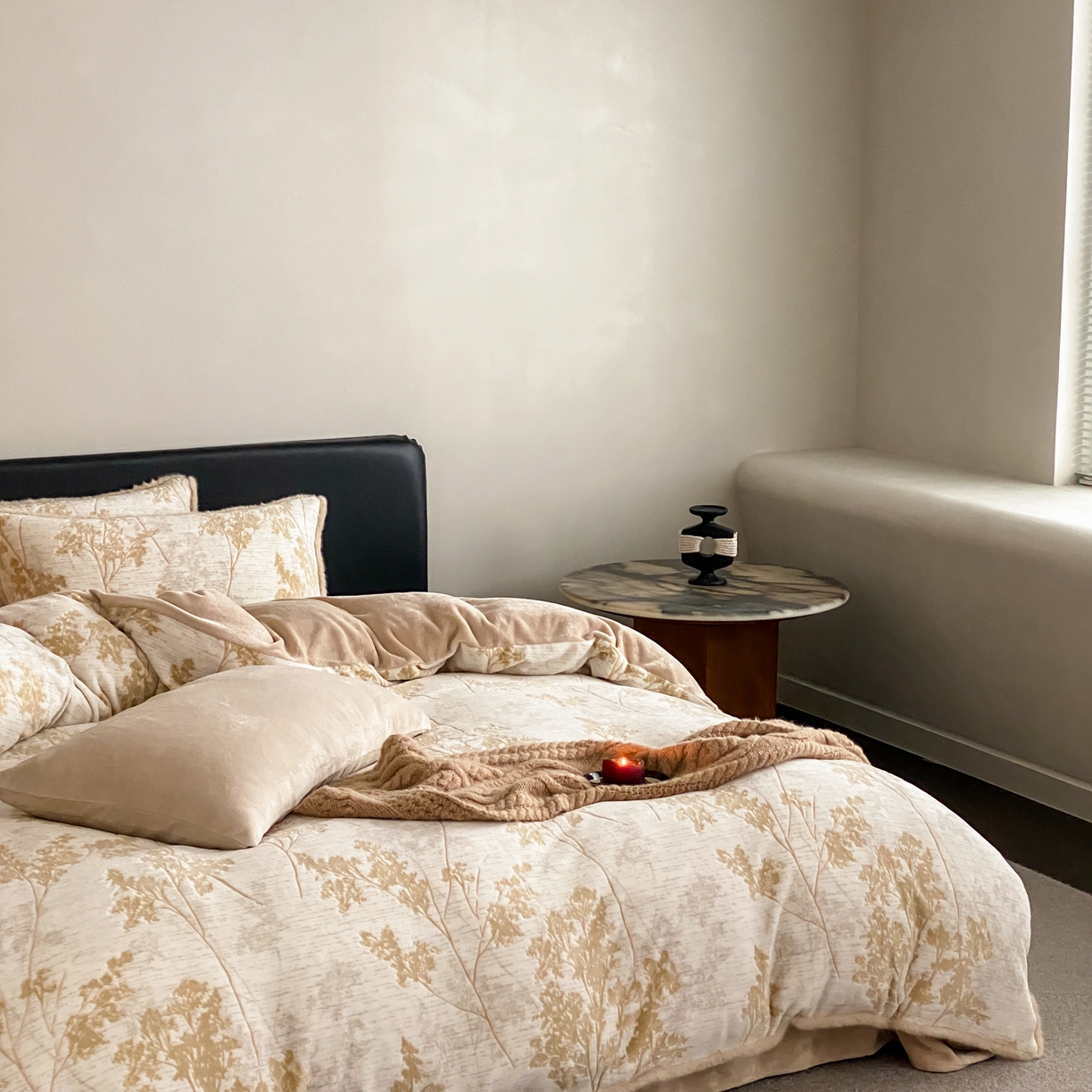 91家纺网 家纺一手货源 找家纺 （总）玉宇阁家居 2025新款双色提花雕花牛奶绒四件套-草木的诗