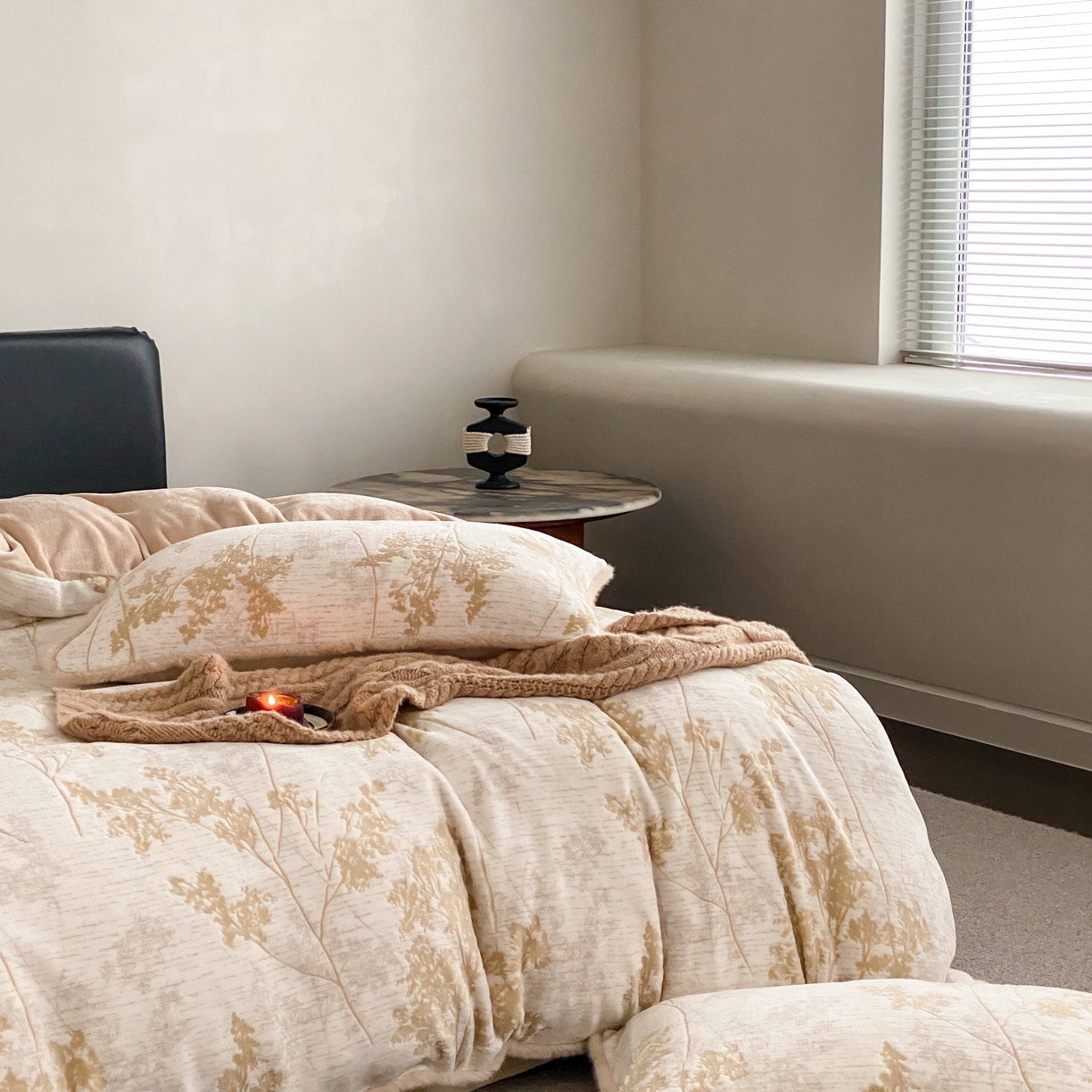 91家纺网 家纺一手货源 找家纺 玉宇阁家居 2025新款双色提花雕花牛奶绒四件套-草木的诗 草木的诗-玳瑁黄