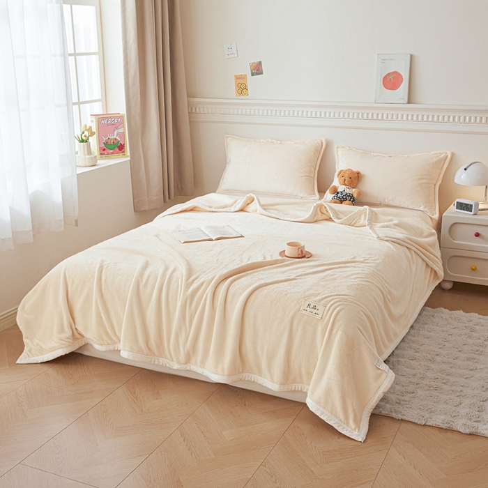 91家纺网 家纺一手货源 找家纺 雅萱家纺 2024新款良品系列牛奶绒多功能毛毯盖毯 良品-白色