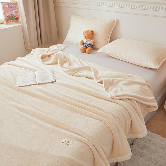 91家纺网 家纺一手货源 找家纺 雅萱家纺 2024新款良品系列牛奶绒多功能毛毯盖毯 良品-白色