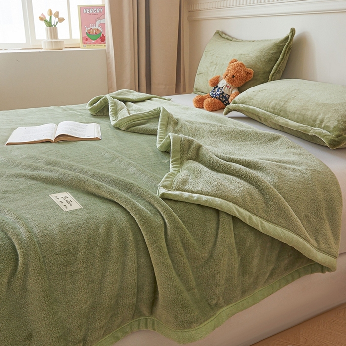 91家纺网 家纺一手货源 找家纺 雅萱家纺 2024新款良品系列牛奶绒多功能毛毯盖毯 良品-抹茶绿