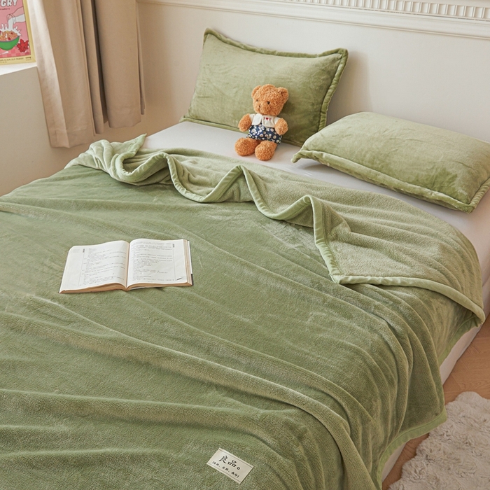 91家纺网 家纺一手货源 找家纺 雅萱家纺 2024新款良品系列牛奶绒多功能毛毯盖毯 良品-抹茶绿
