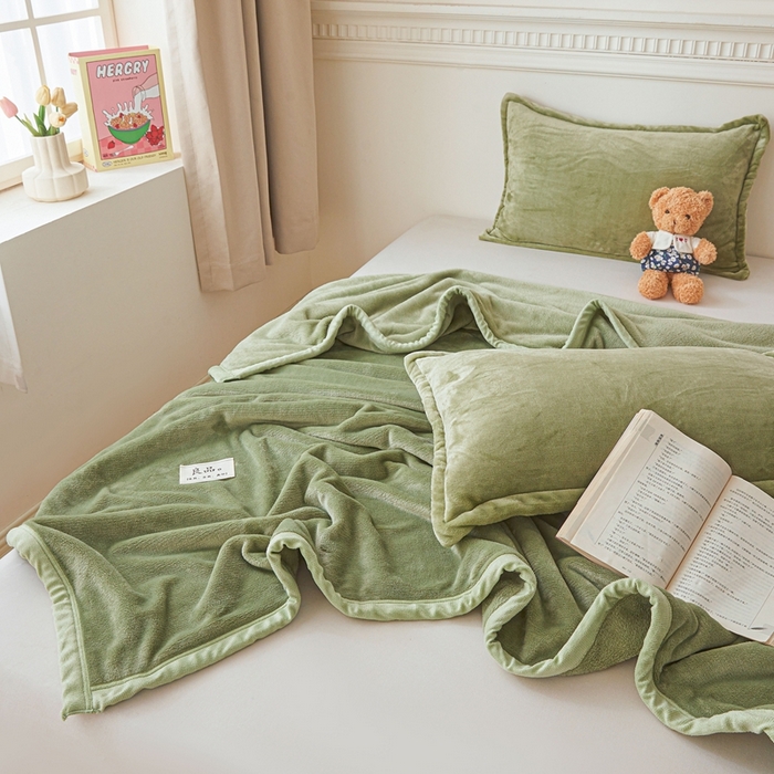 91家纺网 家纺一手货源 找家纺 雅萱家纺 2024新款良品系列牛奶绒多功能毛毯盖毯 良品-抹茶绿