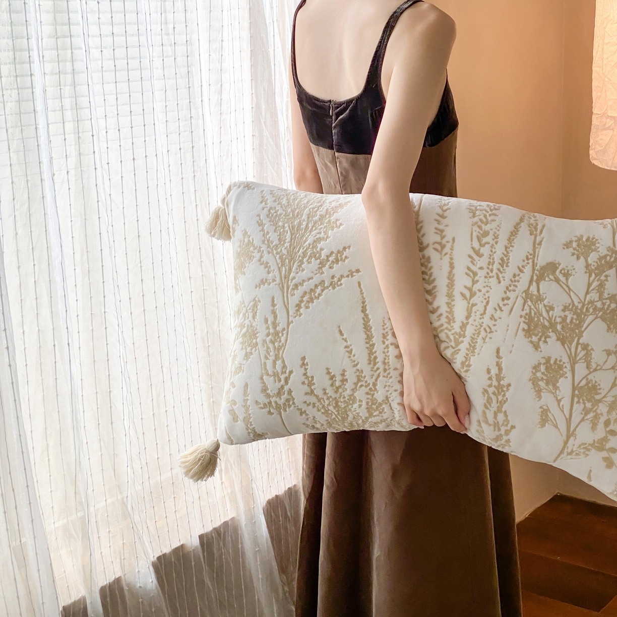 91家纺网 家纺一手货源 找家纺 玉宇阁家居 2025新款双色提花雕花牛奶绒四件套 流苏款 雕花牛奶绒-流苏款-风光霁月