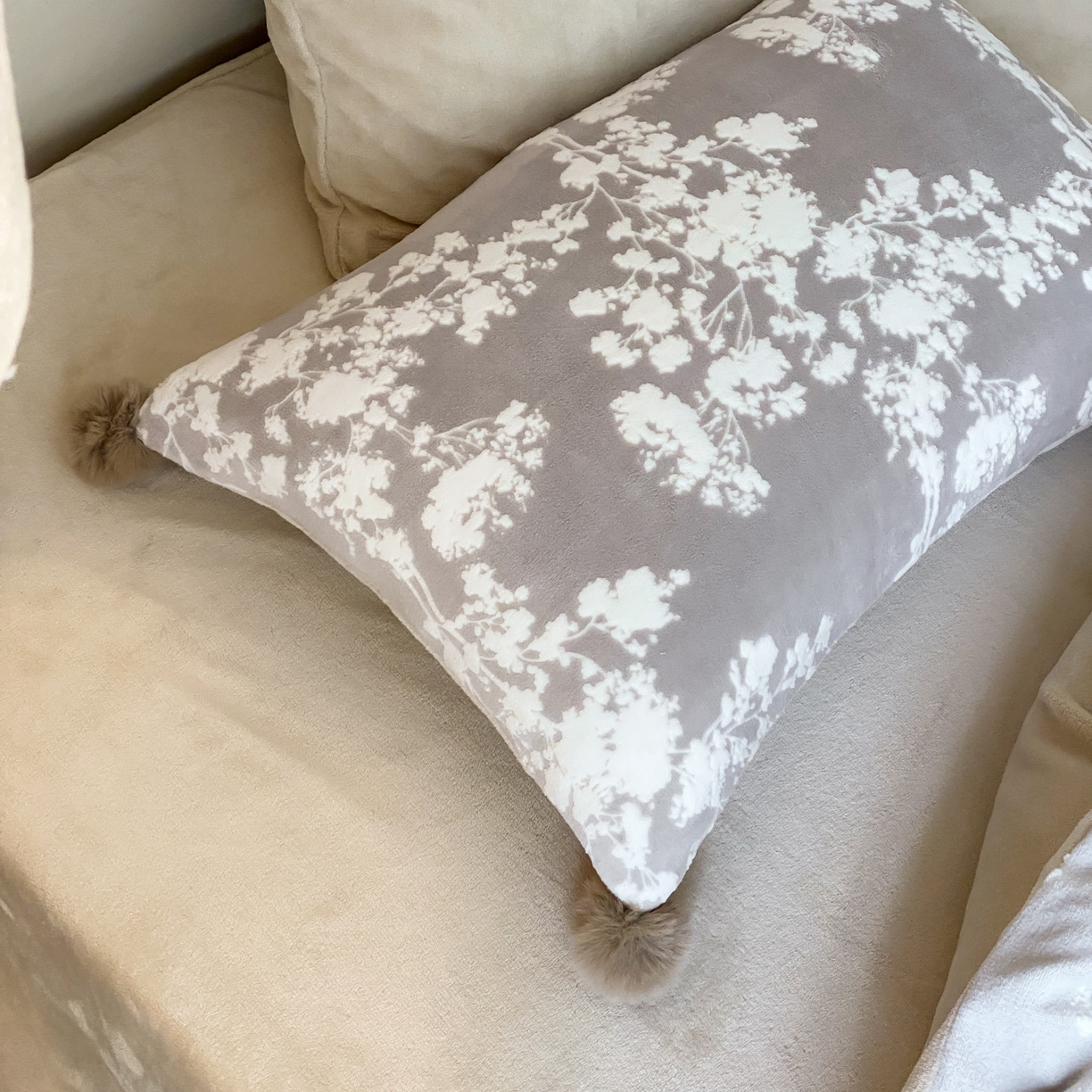 91家纺网 家纺一手货源 找家纺 玉宇阁家居 2025新款双色提花雕花牛奶绒四件套 毛球款星星落秋 星星落秋-琥珀卷