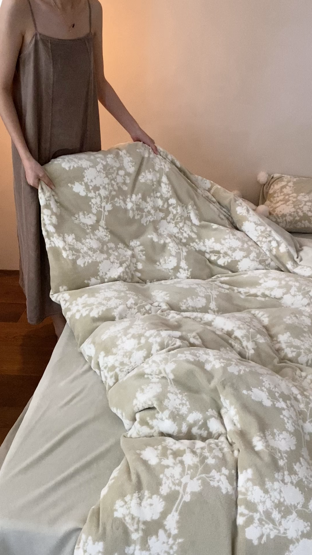 91家纺网 家纺一手货源 找家纺 玉宇阁家居 2025新款双色提花雕花牛奶绒四件套 毛球款星星落秋 星星落秋-绿椰仙踪